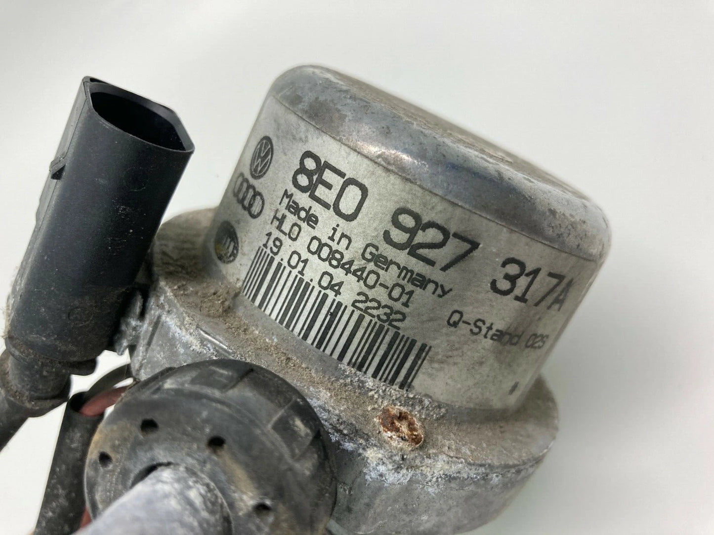 2003-2005 PASSAT 2002-2006 AUDI A4 QUATTRO BRAKE VACUUM PUMP 8E0-927-317A OEM