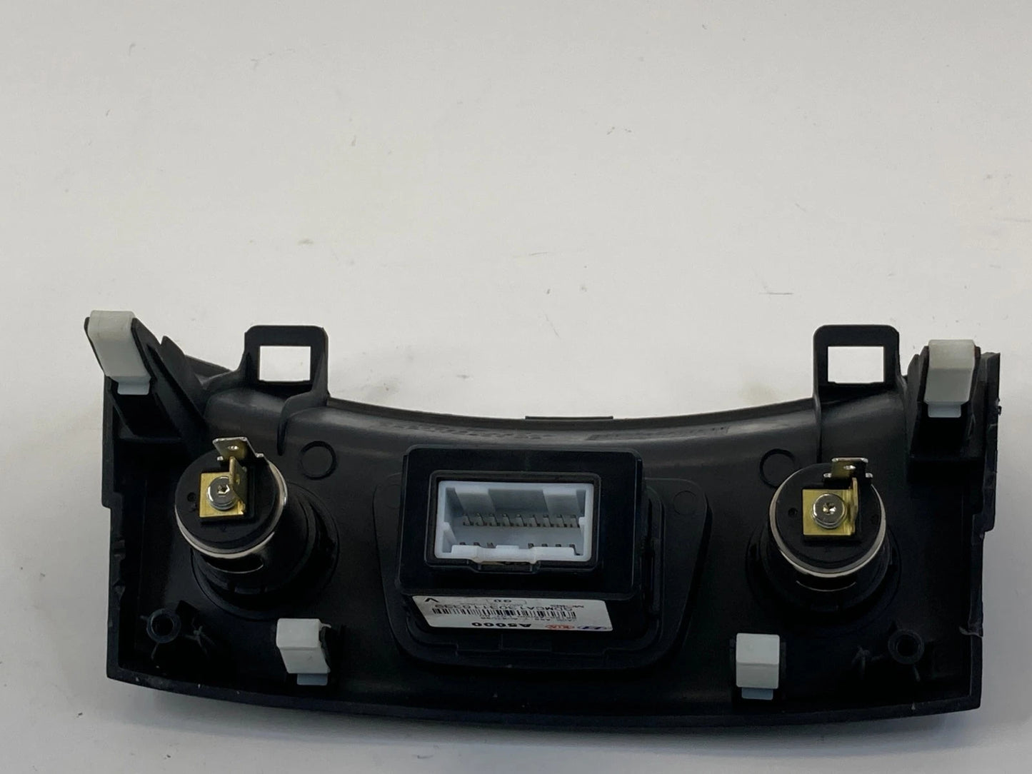 2013-2017 Hyundai Elantra GT Center Dash Auxiliary USB Jack W/ Trim Bezel Assy