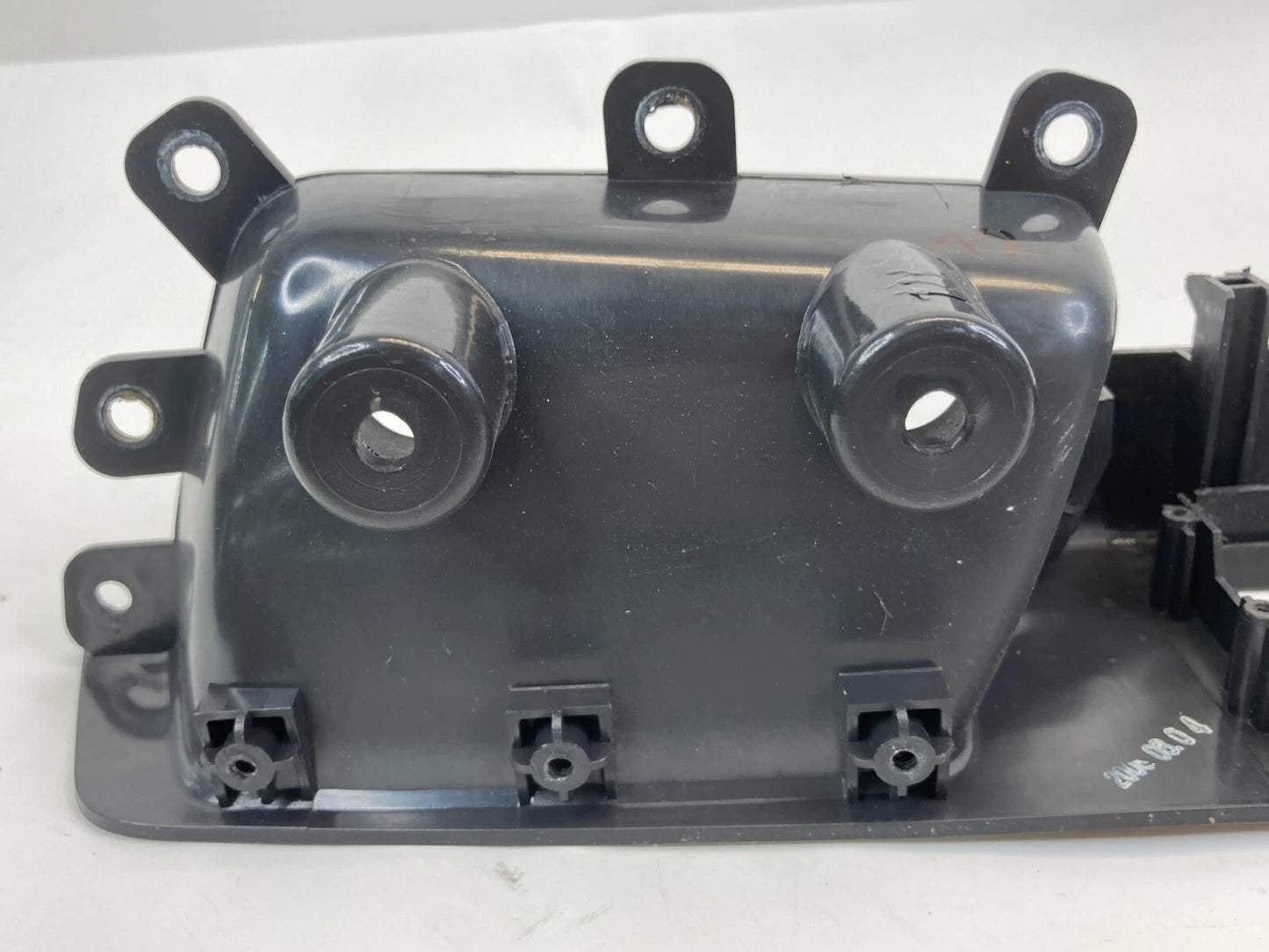 08-10 SATURN VUE FRONT LEFT DOOR WINDOW SWITCH BEZEL W/ MIRROR SWITCH 200003118