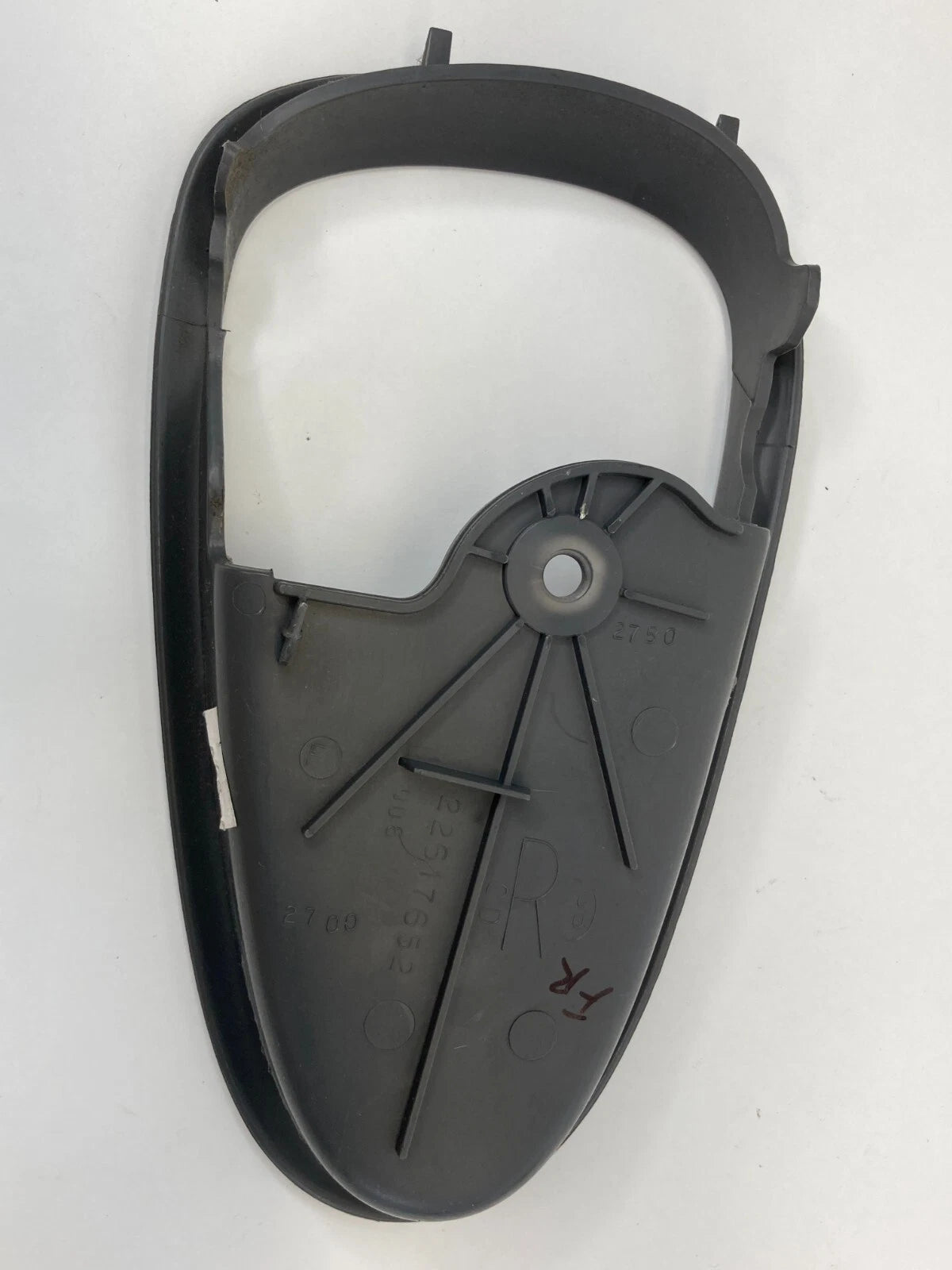 99-05 PONTIAC GRAND AM SEDAN FRONT RIGHT INNER DOOR HANDLE COVER BEZEL 22617652