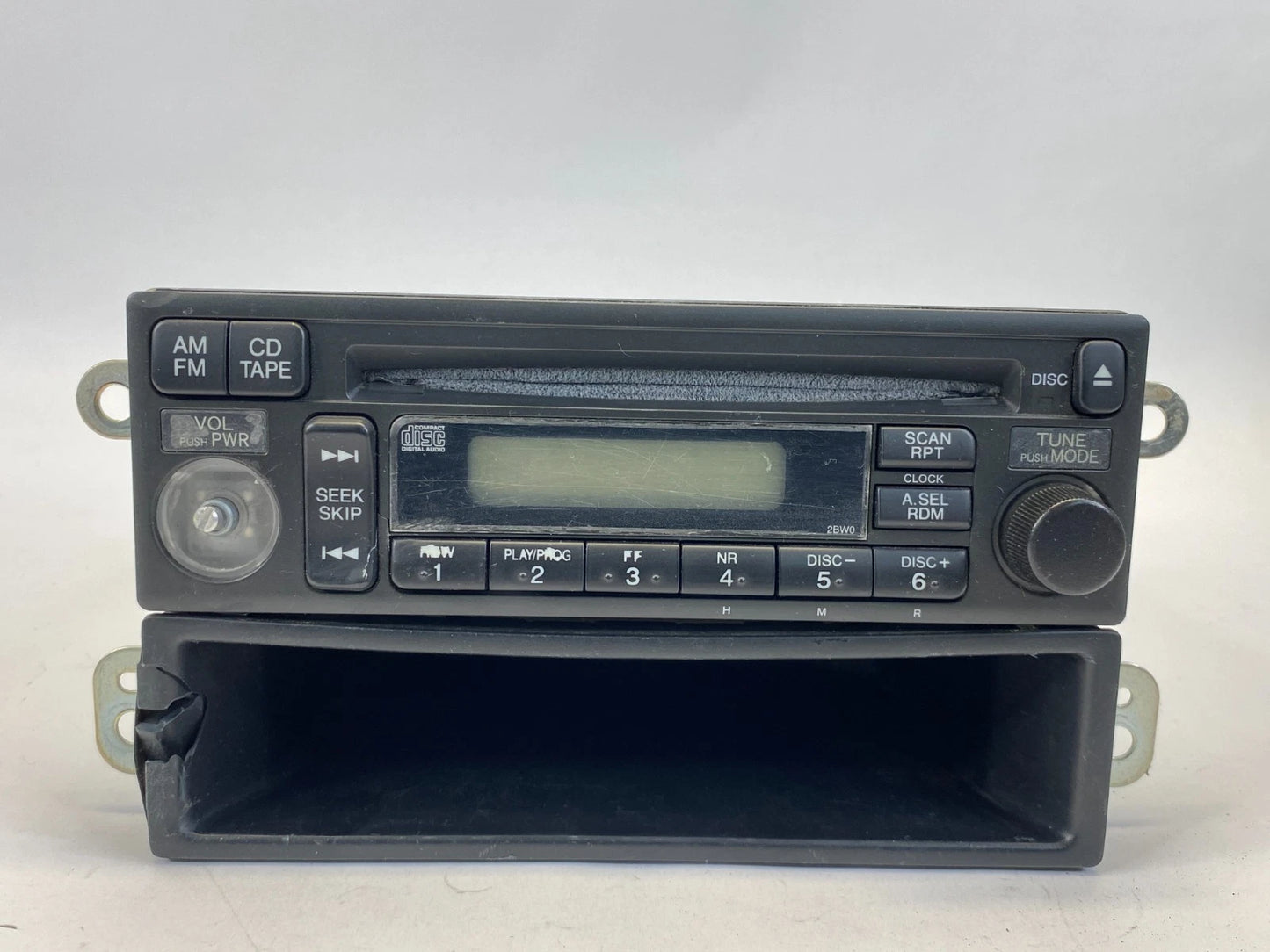 2007-2011 HONDA ELEMENT AM/FM RADIO RECEIVER CD DISC PLAYER UNIT OEM