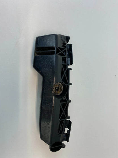 06-12 TOYOTA RAV4 REAR BUMPER RIGHT UPPER RETAINER SUPPORT RAIL COVER 5256242041
