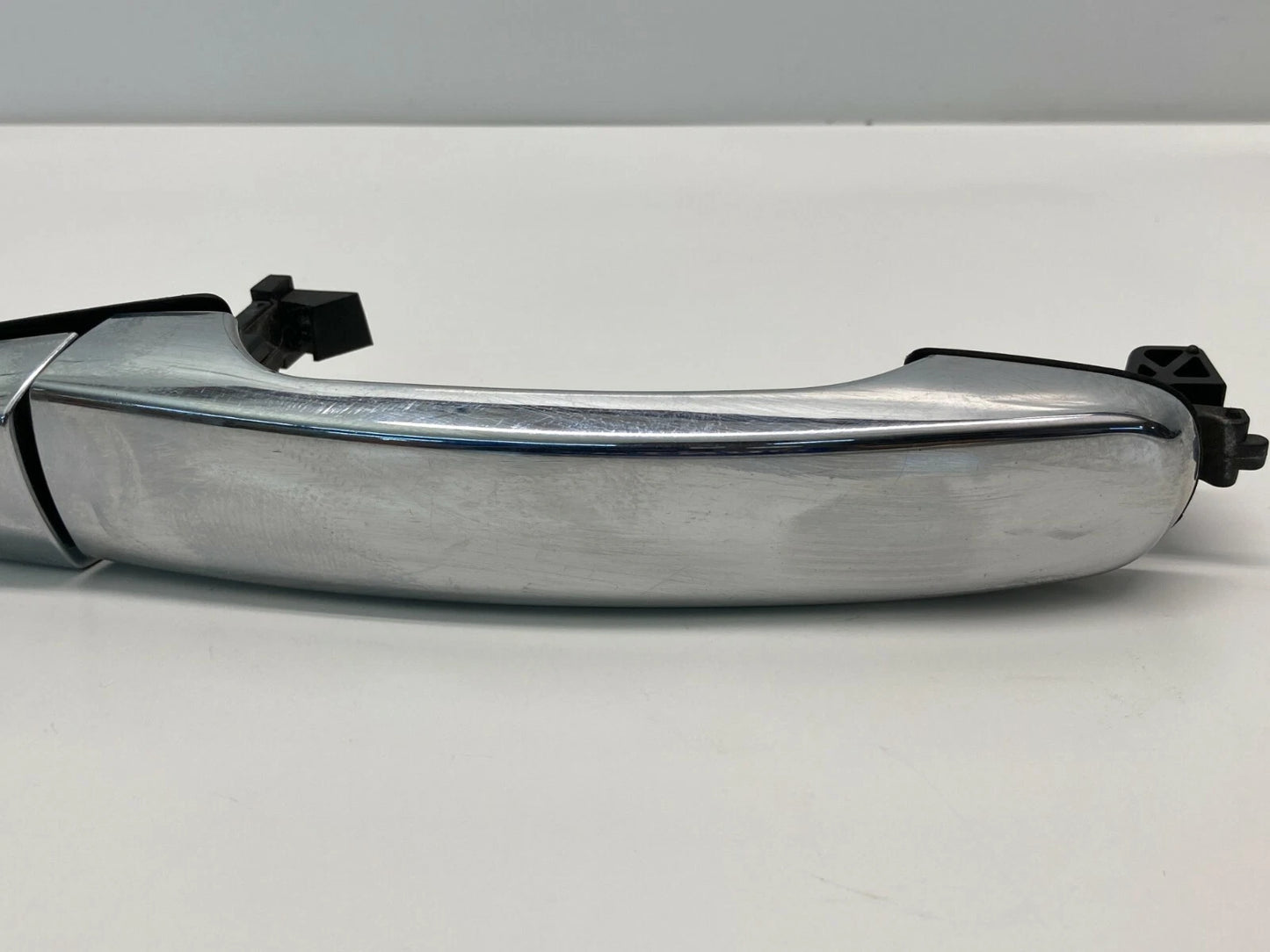 05-09 EQUINOX 04-08 MALIBU FRONT RIGHT PASSENGER SIDE EXTERIOR DOOR HANDLE OEM