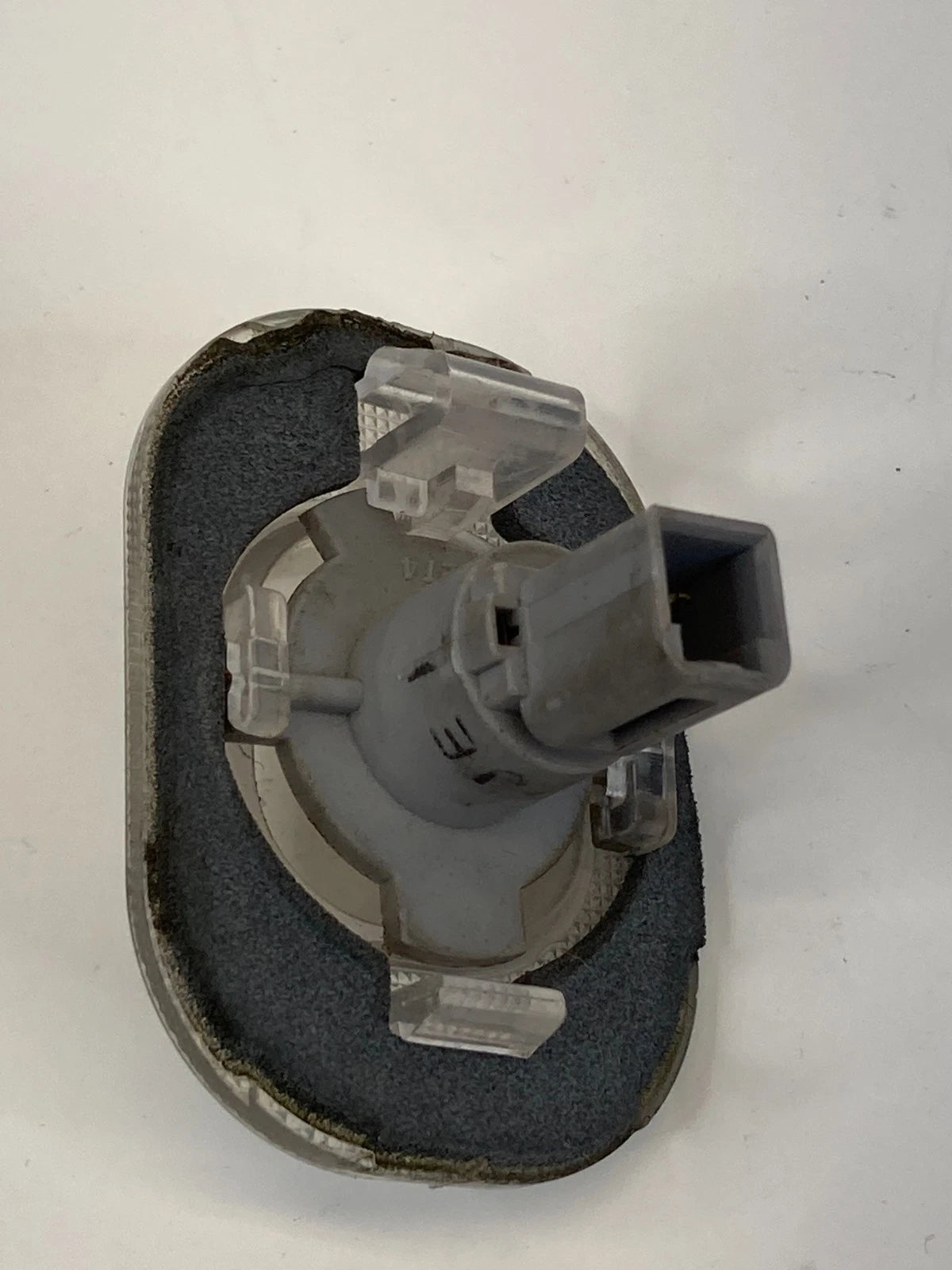 12-17 HYUNDAI ACCENT REAR TRUNK LID LEFT OR RIGHT LICENSE PLATE LIGHT LAMP OEM