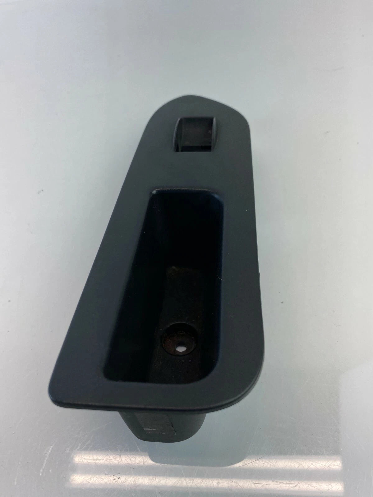05-07 FORD FIVE HUNDRED REAR RIGHT DOOR WINDOW SWITCH BEZEL TRIM 54G13-54266B16