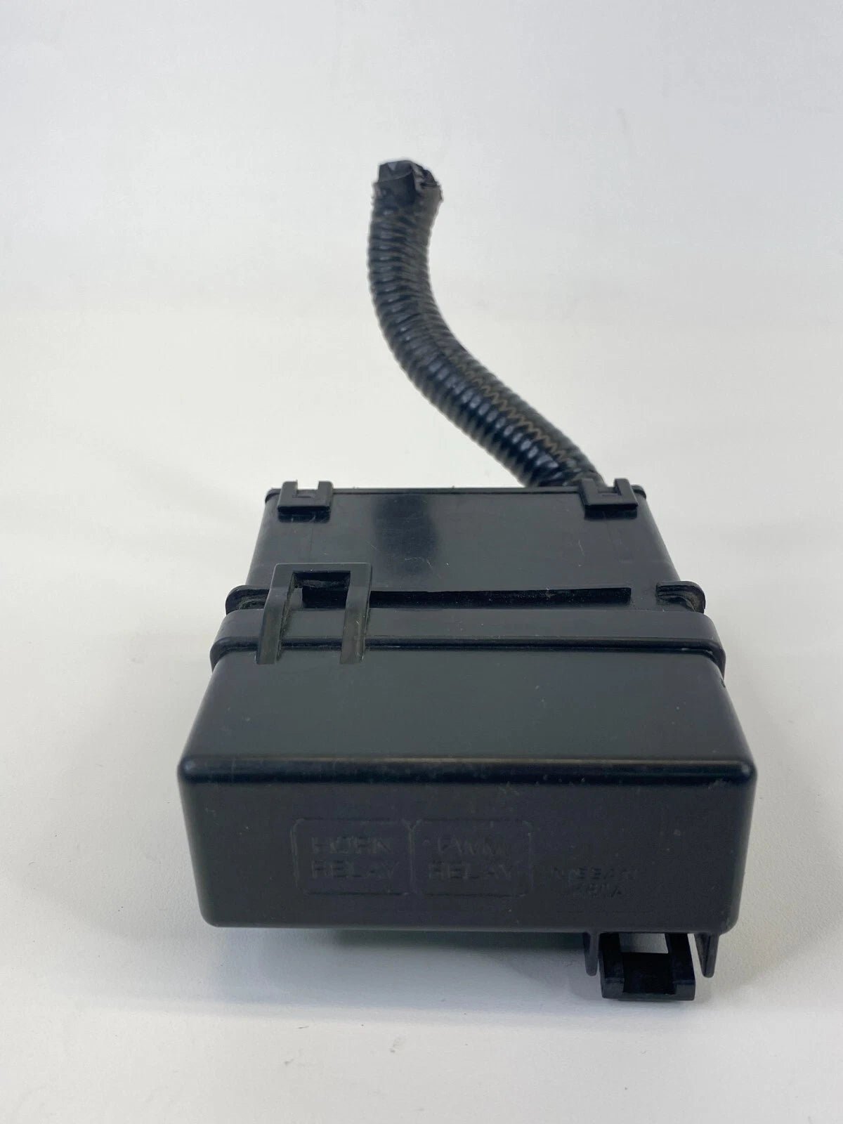 2007 2008 INFINITI G35 3.5L ENGINE COMPARTMENT HORN RELAY JUNCTION BLOCK