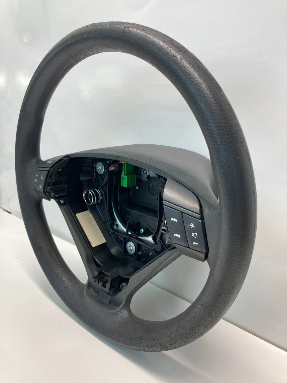 2001-2004 VOLVO S60 STEERING WHEEL 3 SPOKE W/CRUISE & RADIO CONTROL SWITCH OEM