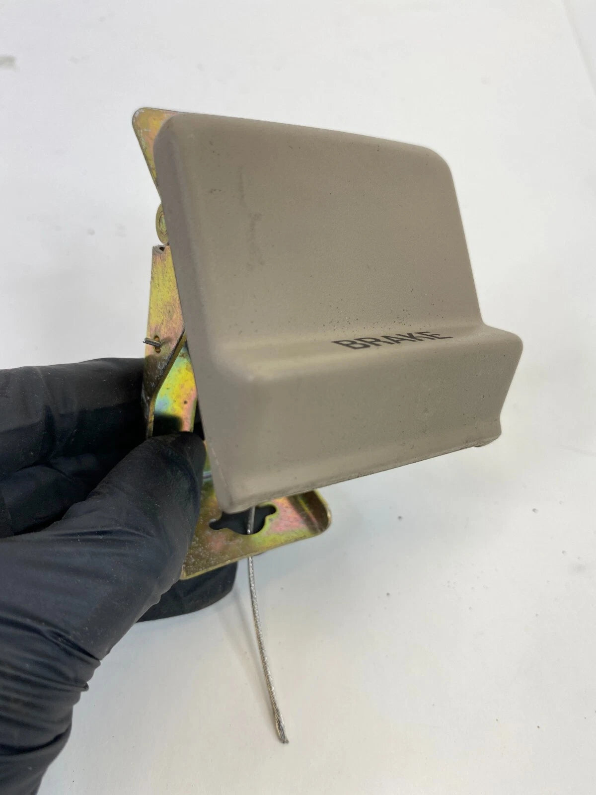 2003 2004 2005 2006 FORD EXPEDITION DASH PARKING EMERGENCY BRAKE RELEASE HANDLE