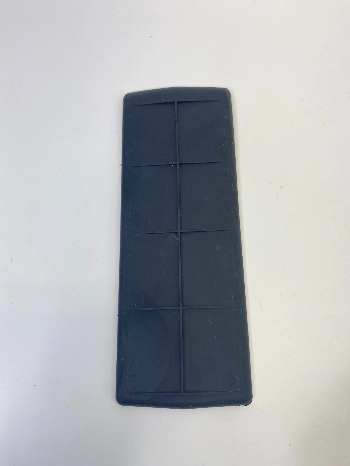 2007 2008 2009 SUZUKI XL-7 CENTER CONSOLE LINER RUBBER MAT INSERT AKM92752 OEM