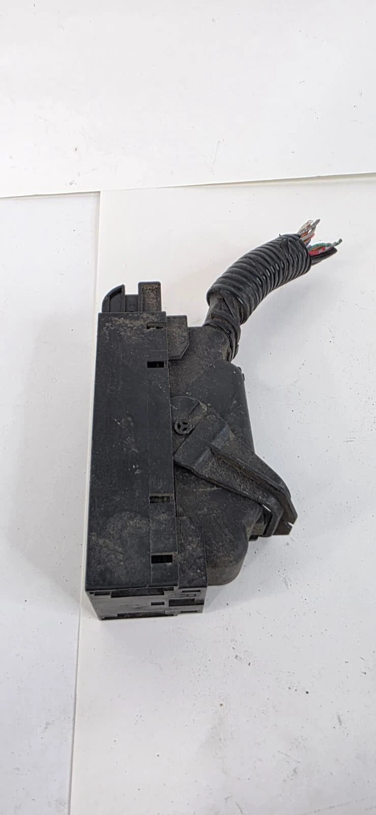 2005-2008 Nissan Pathfinder 4.0L V6 Anti Lock Brake Pump Plug Connector OEM