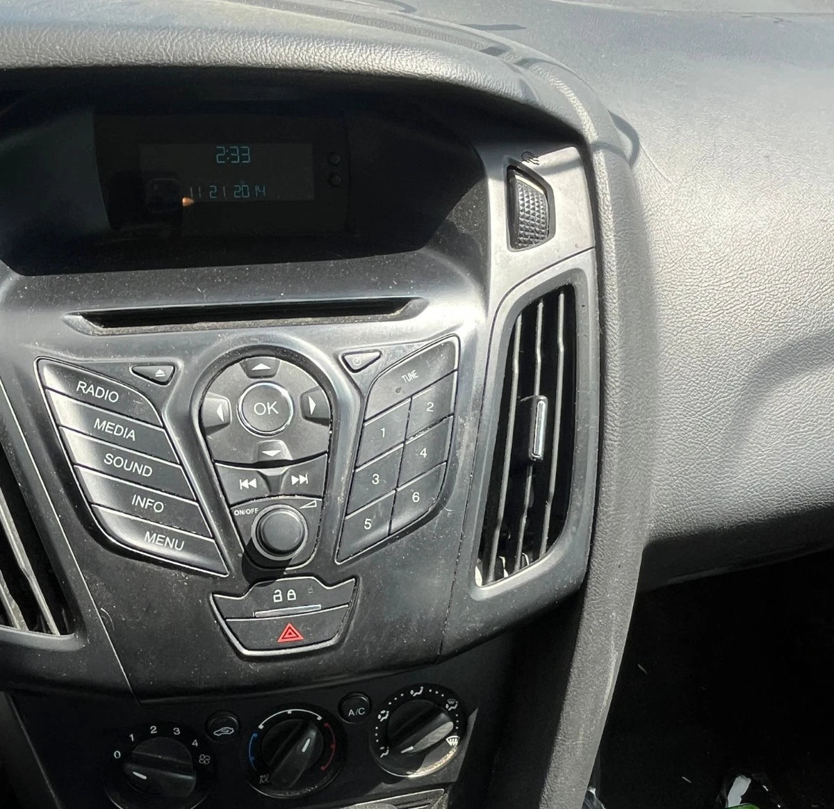 12-14 FORD FOCUS SEDAN DASH RADIO DISPLAY SCREEN INFORMATION CM5T-18B955-AD OEM