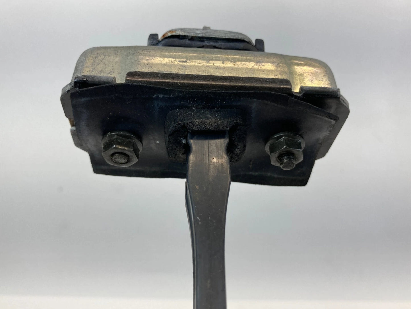 2004 2005 2006 ACURA TL REAR RIGHT SIDE DOOR CHECK STOP STOPPER DETENT
