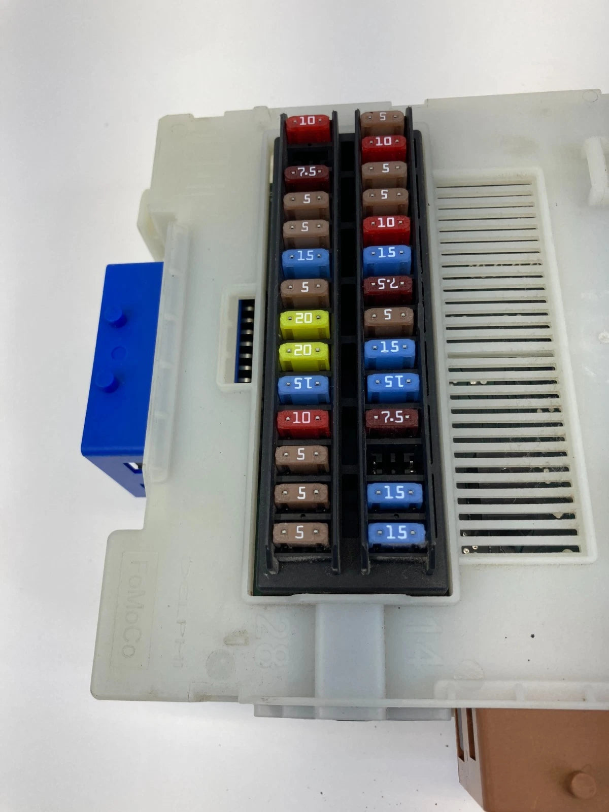 2008-2012 LAND ROVER LR2 INTERIOR CABIN FUSE RELAY JUNCTION BOX 6G9T-14D572 OEM