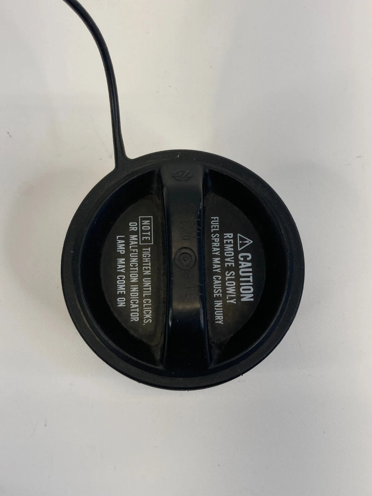 2001-2003 LEXUS RX300 3.0L 24V A/T FUEL FILLER GAS TANK COVER CAP OEM
