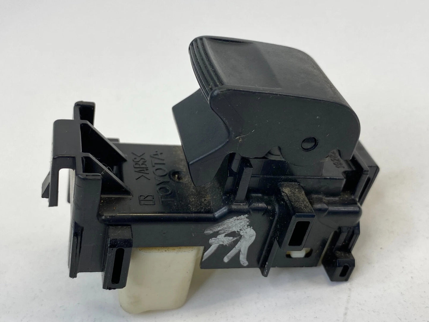 08-15 SCION XB 08-14 XD FRONT RIGHT SIDE DOOR POWER WINDOW SWITCH 1928292