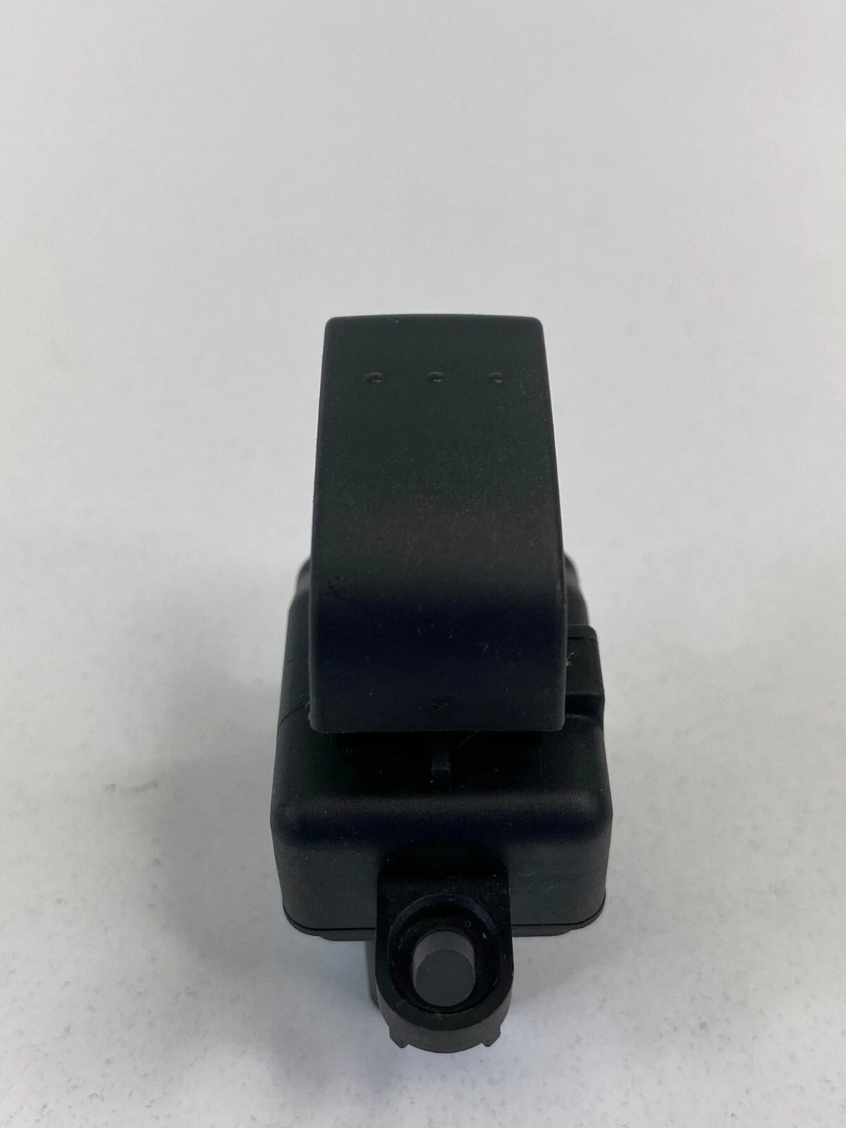 2004-2009 MAZDA 3 MAZDA3 REAR LEFT SIDE DOOR POWER WINDOW SWITCH B32H-66-370 OEM