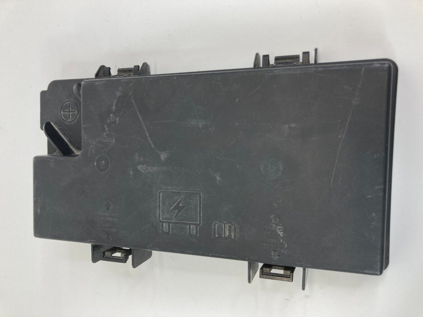 2011-2014 Dodge Grand Caravan 3.8L Fuse Relay Box Battery Cover Lid R62337-001