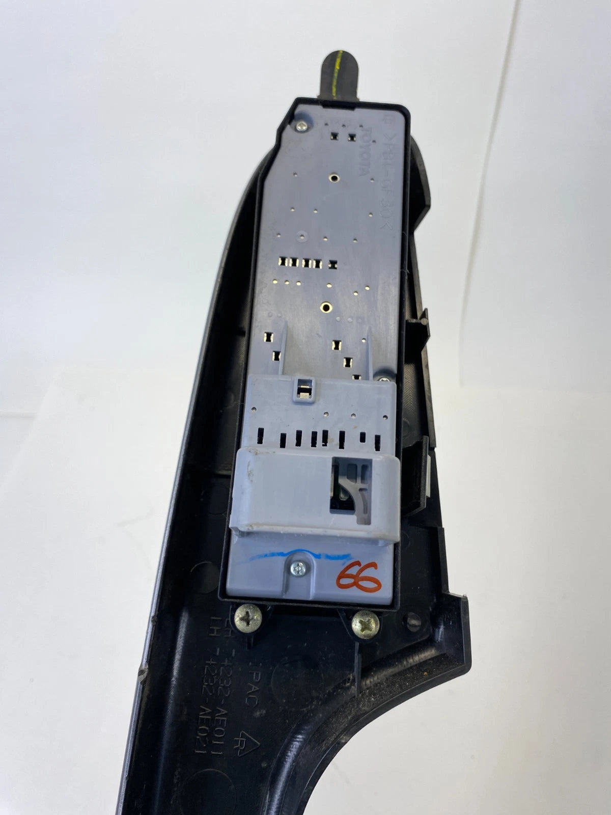 06-10 TOYOTA SIENNA FRONT LEFT DRIVER MASTER WINDOW LOCK SWITCH ARMREST BEZEL