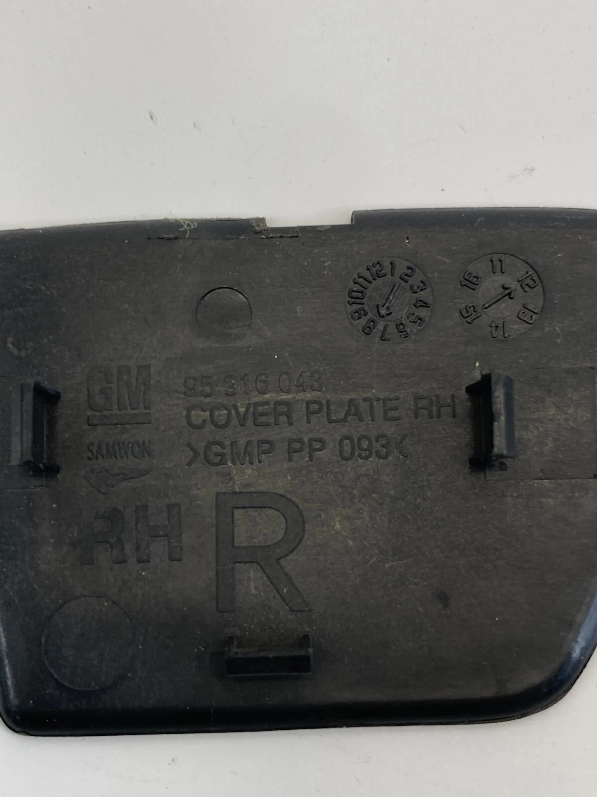 2011-2016 CHEVROLET CRUZE RIGHT PASSENGER SIDE DOOR SCREW COVER CAP OEM