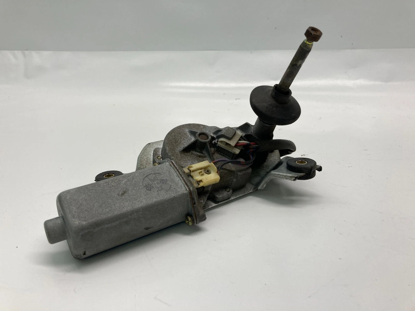 97-04 MITSUBISHI MONTERO SPORT REAR WINDSHIELD BACK GLASS WIPER MOTOR WM412091S