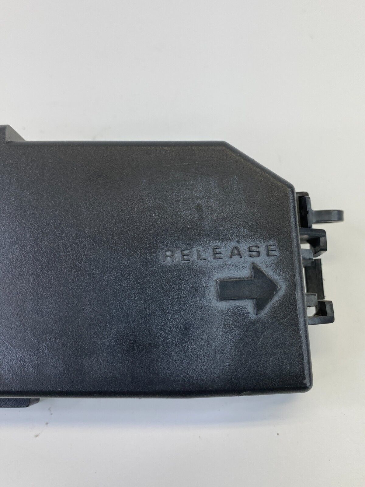 2009 2010 2011 2012 Ford Escape A/T Engine Fuse Box Relay Cover Lid Cap OEM