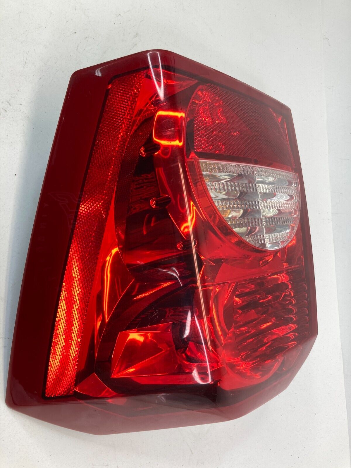 2007 07 Dodge Caliber Rear Right Side Trunk Lid Tail Light Assembly 5303752 OEM