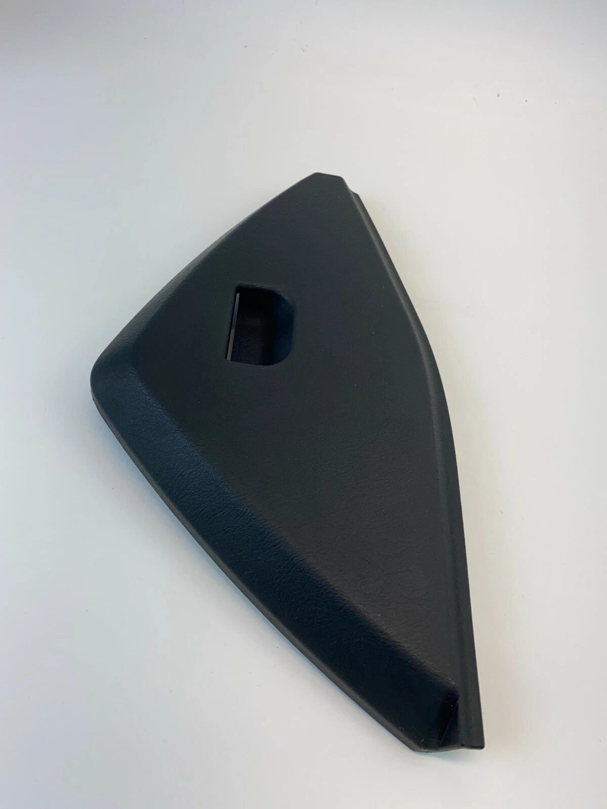 2004-2006 KIA AMANTI FRONT RIGHT PASSENGER DASH END SIDE COVER TRIM 84775-3F000