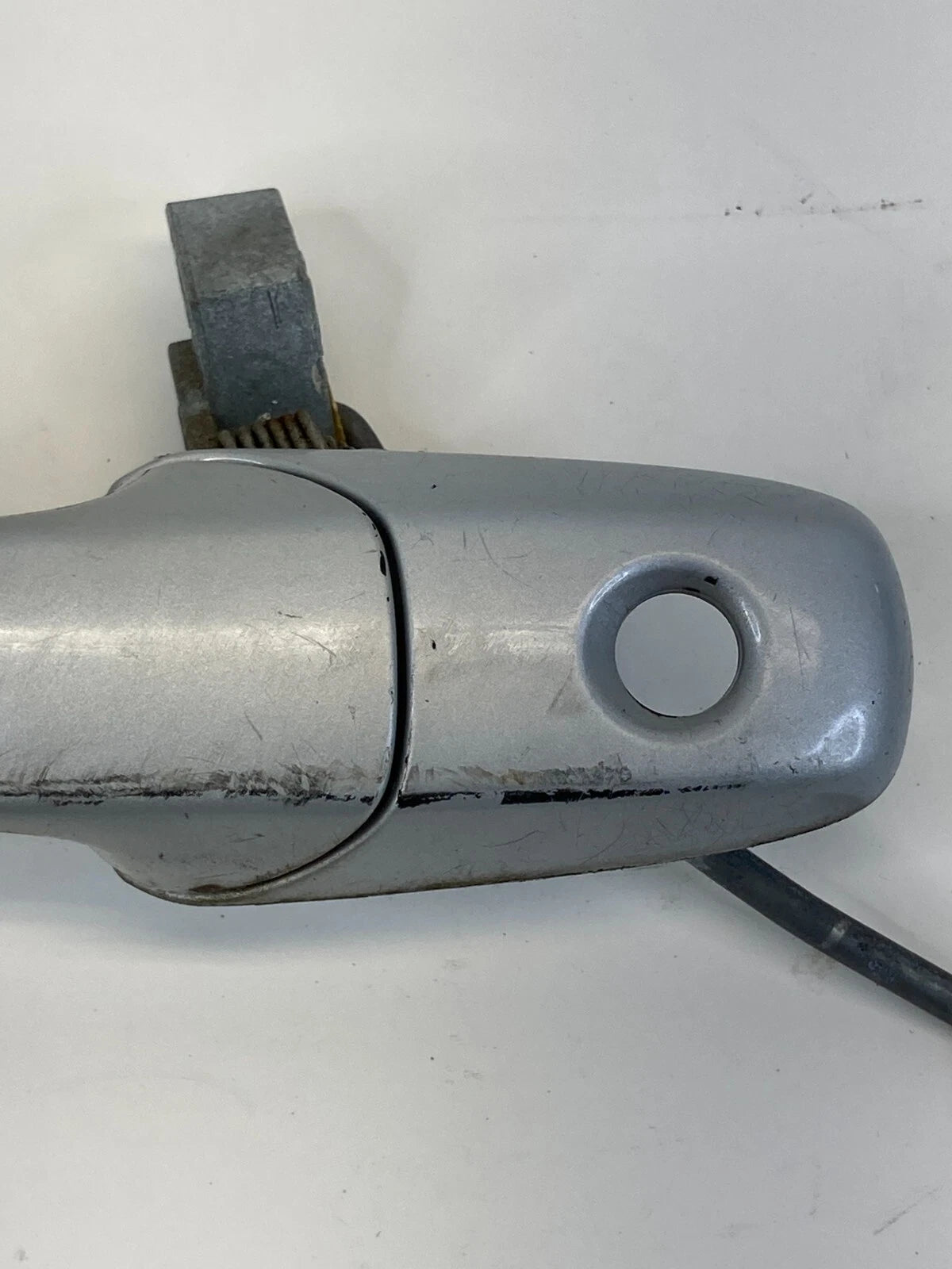 2005-2009 FORD MUSTANG FRONT LEFT EXTERIOR OUTSIDE DOOR PULL HANDLE ASSEMBLY OEM