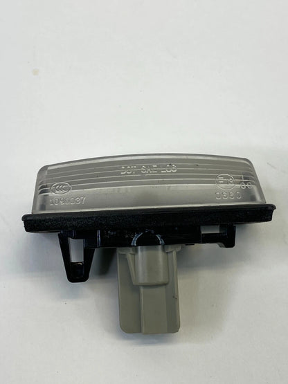 2008-2013 NISSAN ROGUE REAR TRUNK LICENSE PLATE LIGHT LAMP ASSEMBLY I090037 OEM