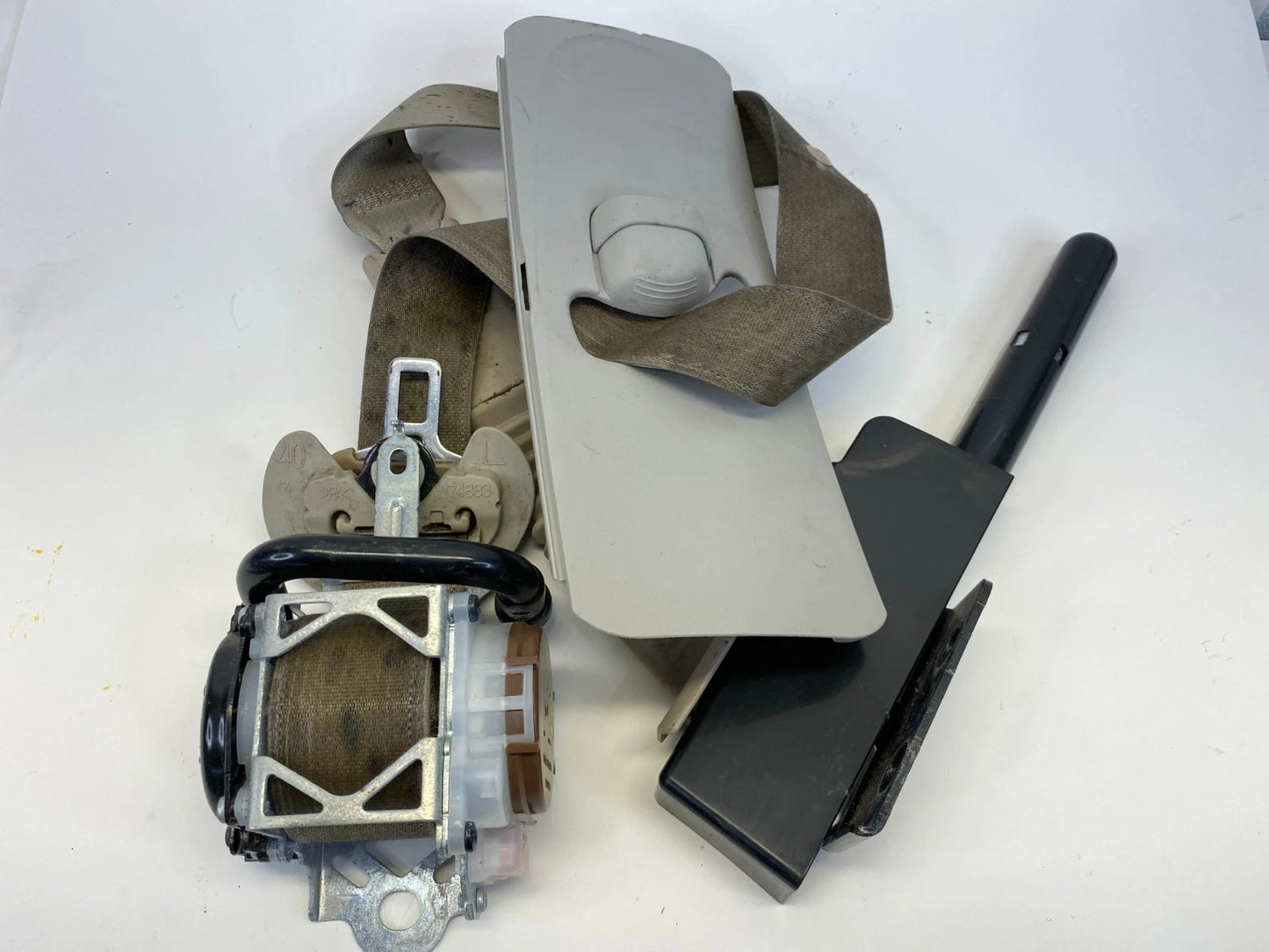 2015-2020 NISSAN PATHFINDER FRONT LEFT DRIVER SEAT BELT RETRACTOR OEM 769883JA0A