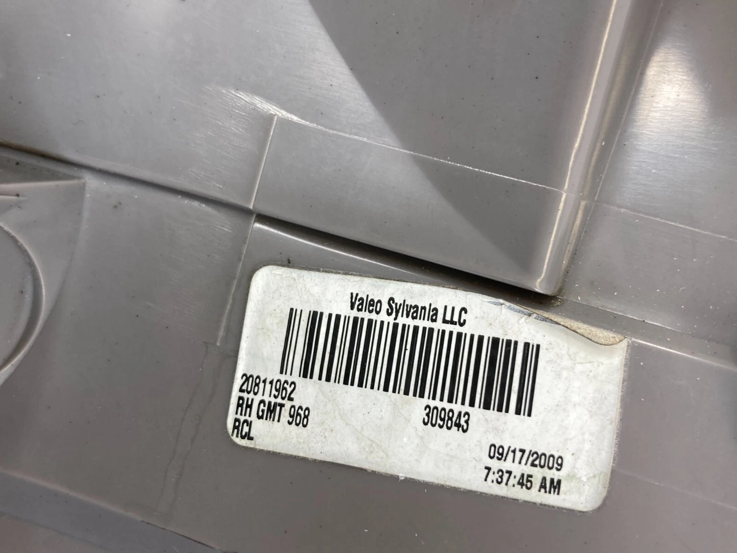 2007-2012 GMC ACADIA RIGHT SIDE TAIL LIGHT EXTERIOR TAILLIGHT LAMP 20811962 OEM