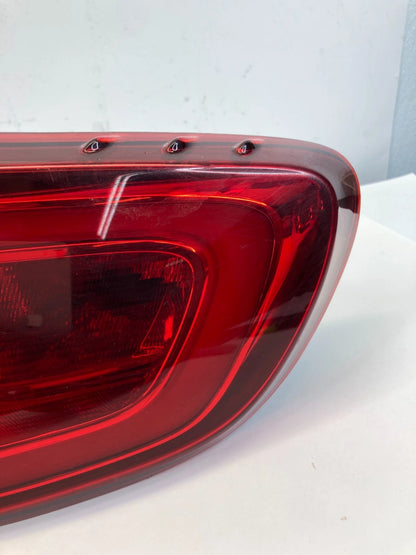 2015-2017 CHRYSLER 200 REAR RIGHT PASSENGER SIDE TAIL LIGHT LAMP 68110362AA OEM