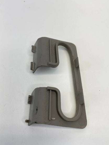2001-2005 TOYOTA SEQUOIA FRONT RIGHT SEAT CUSHION BUCKLE COVER 72992-0C020 OEM