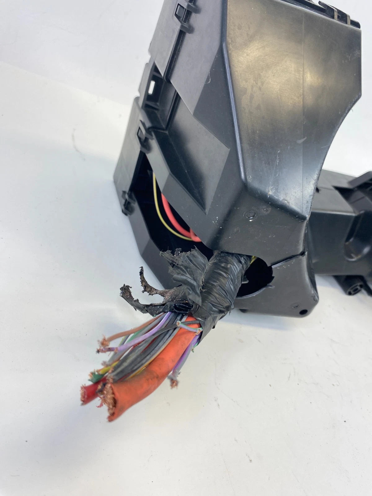 2009 JAGUAR XF 4.2L ENGINE COMPARTMENT FUSEBOX FUSE BOX RELAY 8X2T-14290-FD OEM