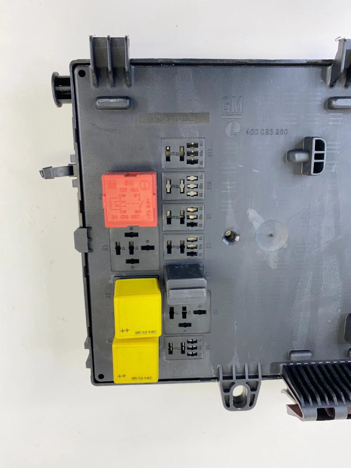 2003-2006 SAAB 9-3 2.0L L4 REAR TRUNK DISTRIBUTION FUSE BOX RELAY 12805846 OEM