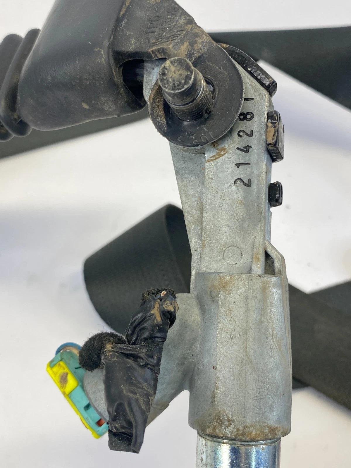 2012-2015 KIA OPTIMA FRONT RIGHT SEAT BELT RETRACTOR W/ PRETENSIONER ASSY OEM