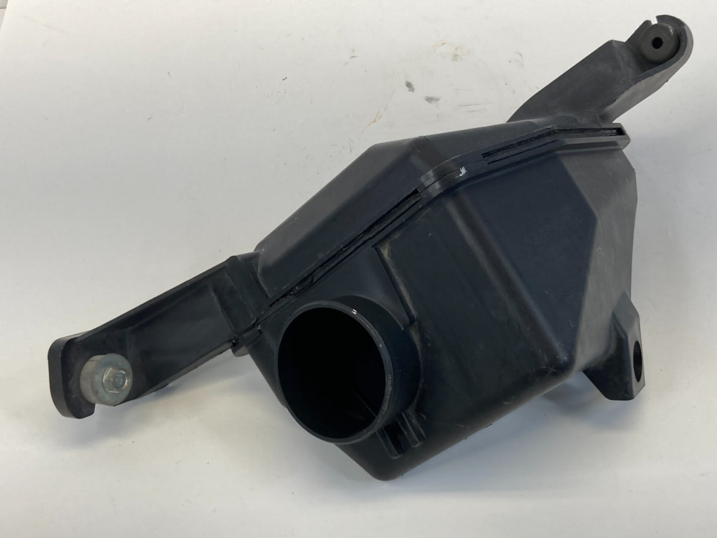 2011-2017 Honda Odyssey 3.5L Air Filter Intake Chamber Resonator OEM