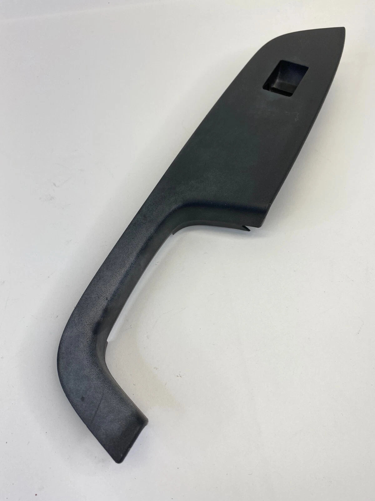 2010-2017 GMC TERRAIN CHEVY EQUINOX FRONT RIGHT DOOR WINDOW SWITCH COVER TRIM