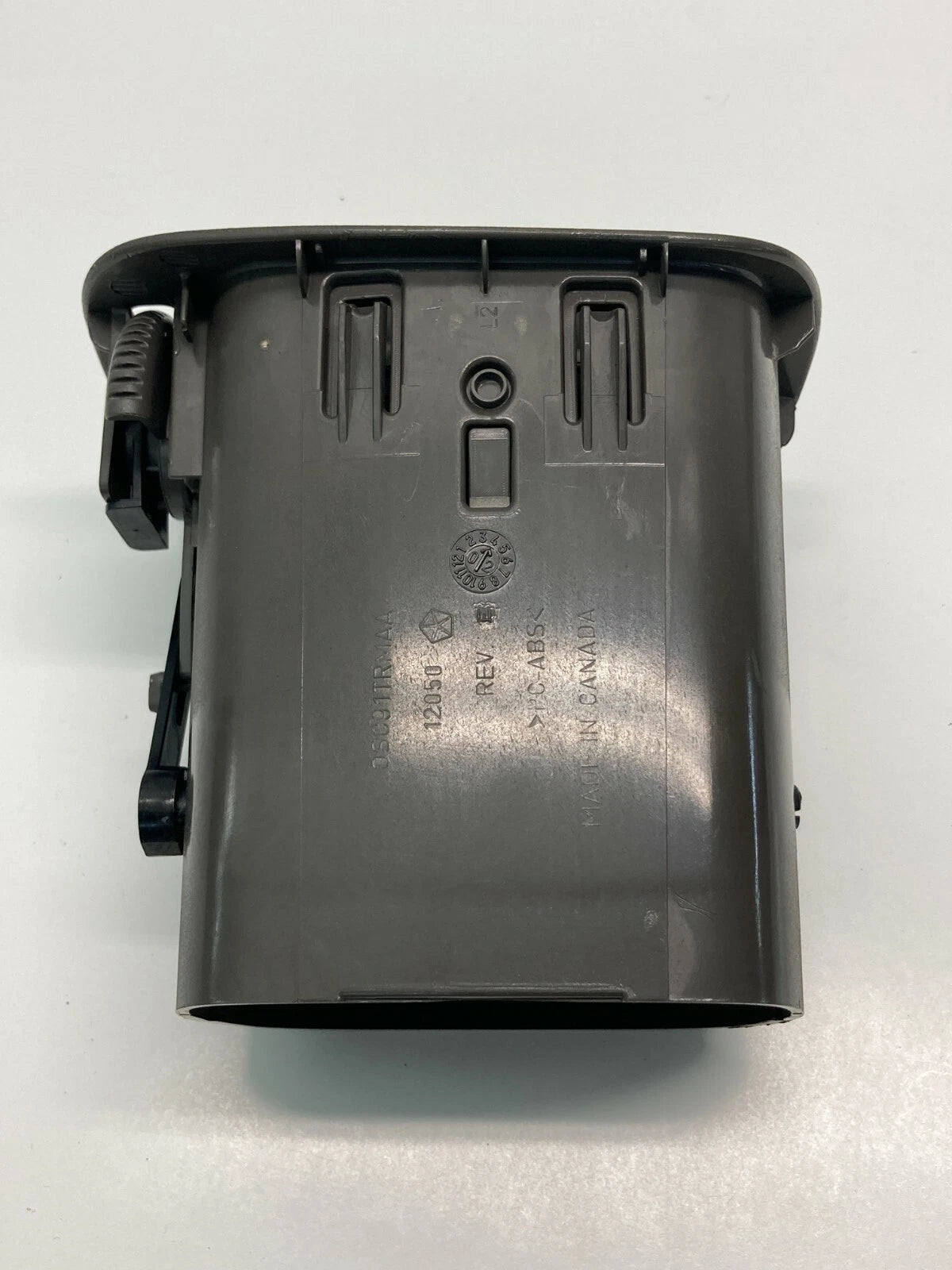 01-03 CHRYSLER TOWN & COUNTRY DODGE CARADASH LEFT A/C HEATER AIR VENT 0SC91TRMAA
