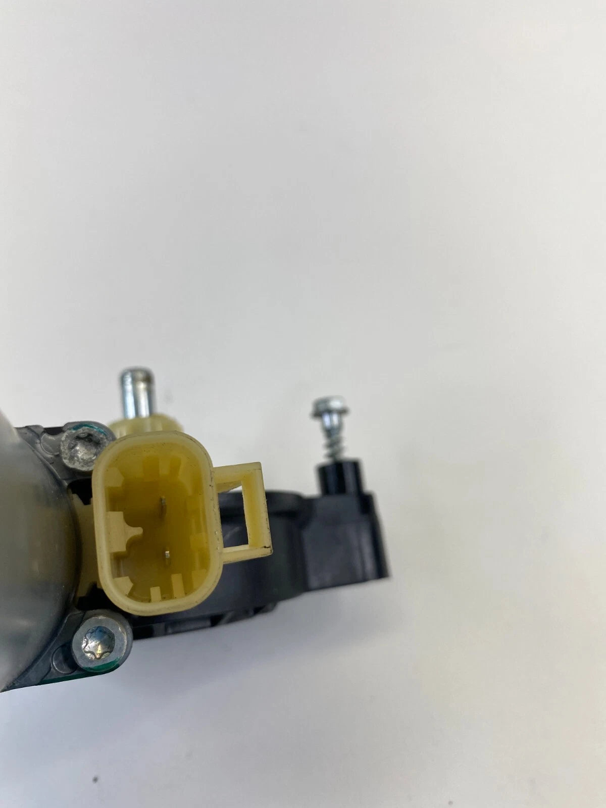 2002-2009 CHEVROLET TRAILBLAZER REAR LEFT SIDE DOOR POWER WINDOW MOTOR ASSEMBLY