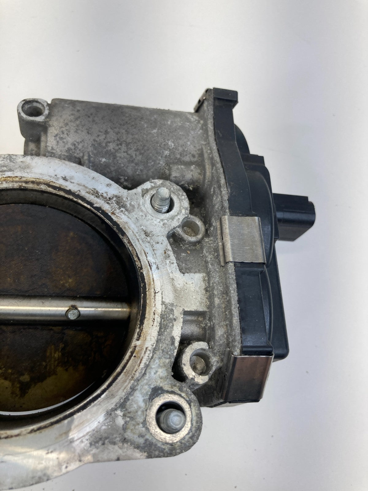 2012-2017 GMC Terrain 2.4L L4 A/T Fuel Injection Throttle Body Valve 12632101CA