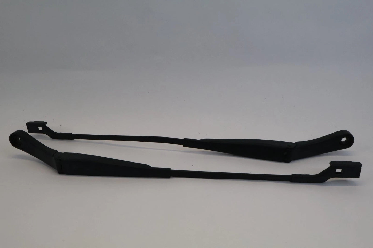 2016-2019 CHEVROLET CRUZE FRONT WINDSHIELD WIPER ARM PAIR SET GM13466309 OEM