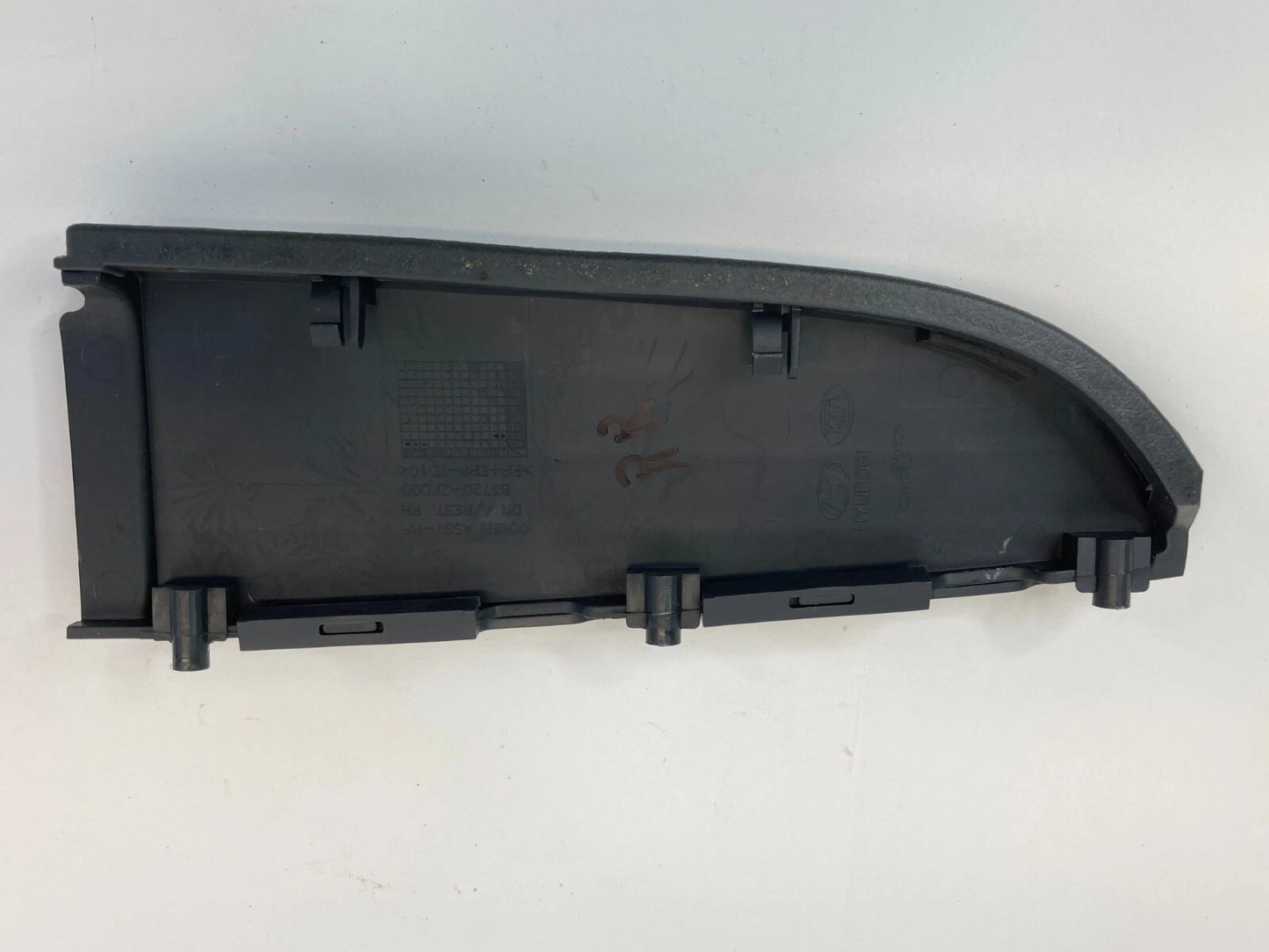 2010-2013 KIA SOUL REAR RIGHT SIDE DOOR PANEL ARMREST ARM REST 83720-2K000 OEM