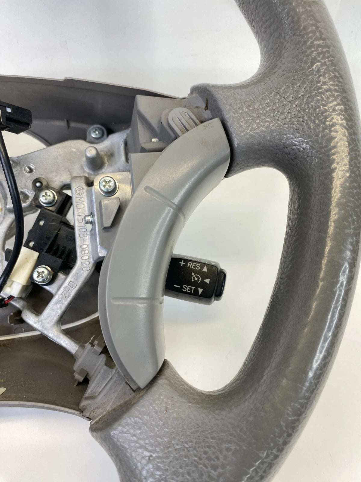 04-10 TOYOTA SIENNA STEERING WHEEL W/ CRUISE & RADIO CONTROL STONE 45103-08020