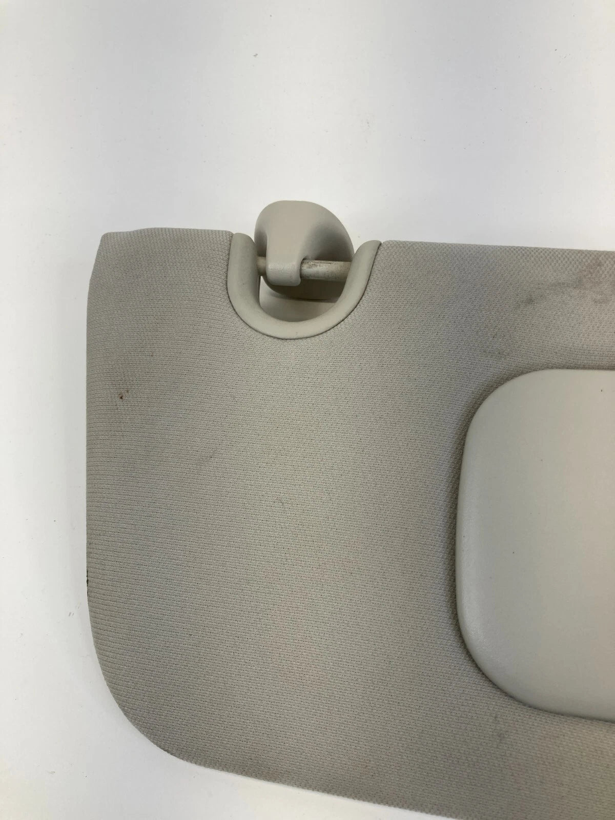 2010-2017 JEEP PATRIOT FRONT RIGHT PASSENGER SIDE SUNVISOR SUN VISOR SHADE OEM
