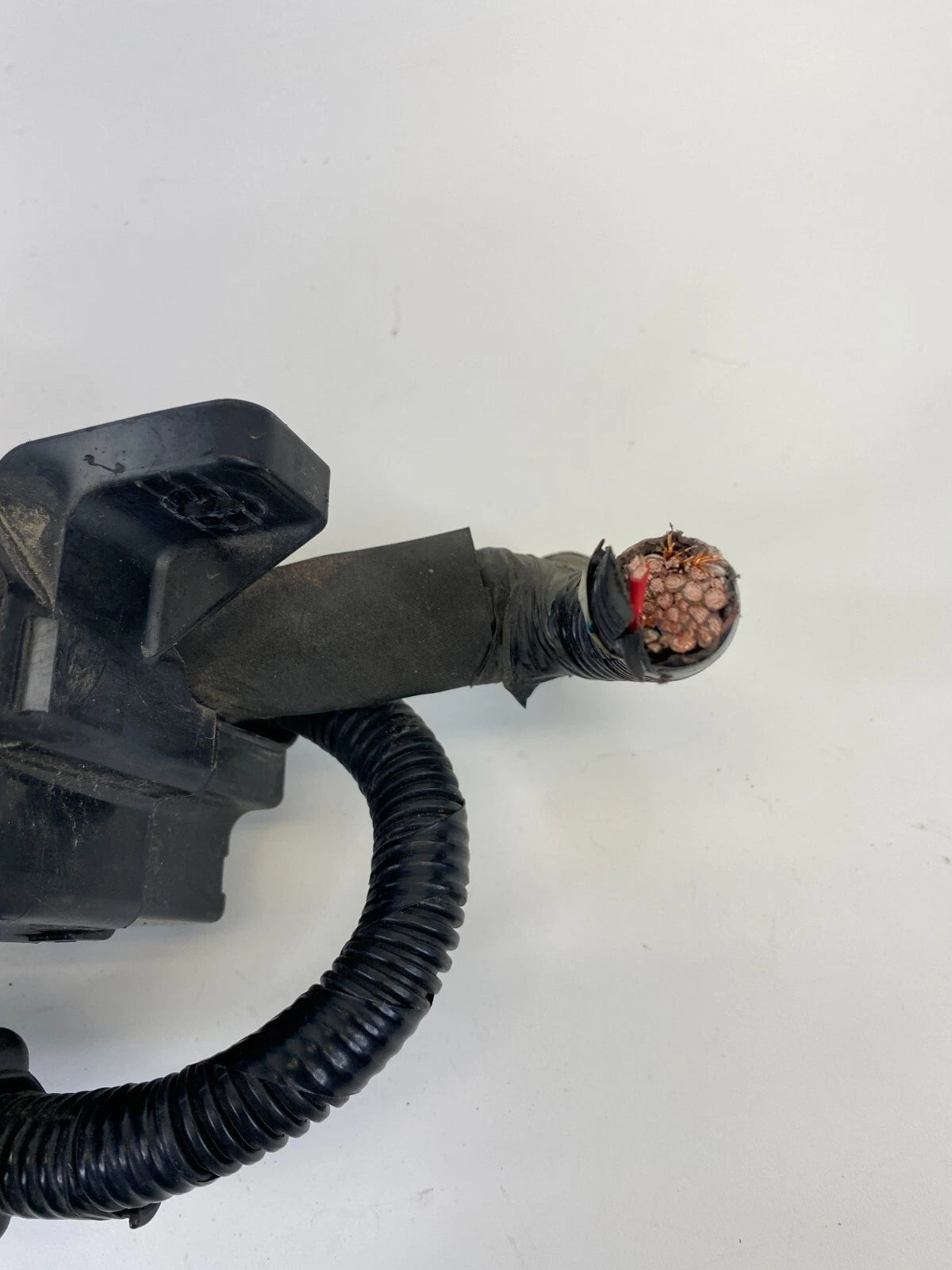 2000 2001 MAZDA MPV 2.5L V6 A/T FWD UNDER HOOD FUSE BOX RELAY JUNCTION BLOCK OEM