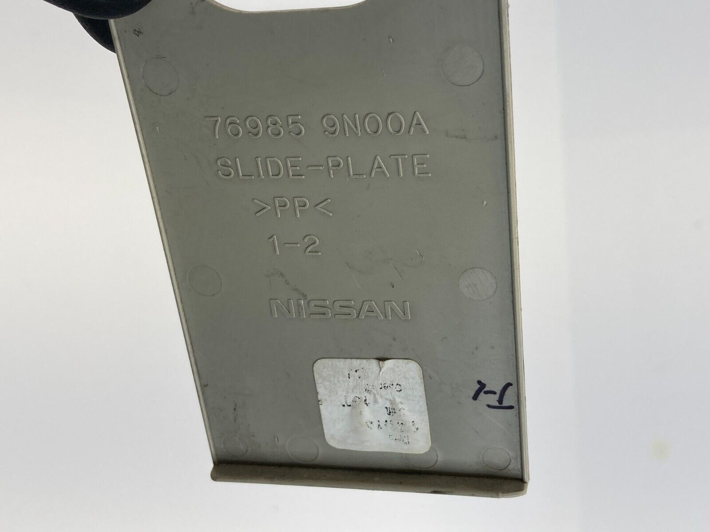 09-14 Nissan Maxima Front Right Side Seat Belt Height Adjuster Cover 76985-9N00A