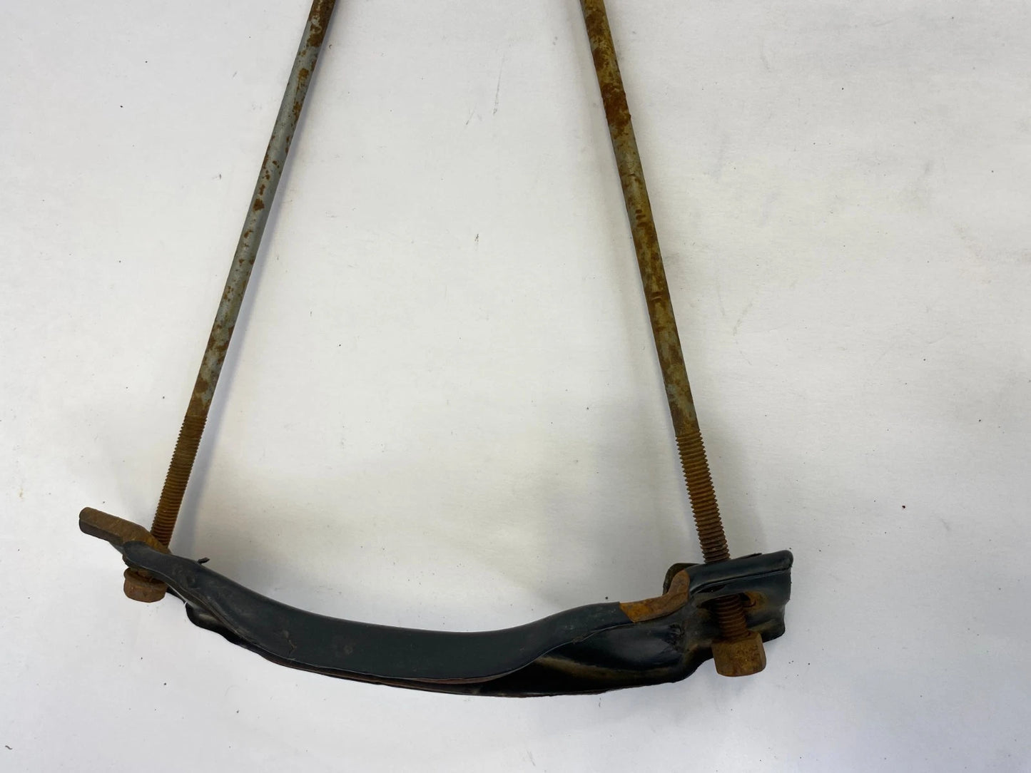 2007-2011 HONDA CR-V CRV BATTERY TIE DOWN BRACKET SUPPORT RETAINER TRAY OEM