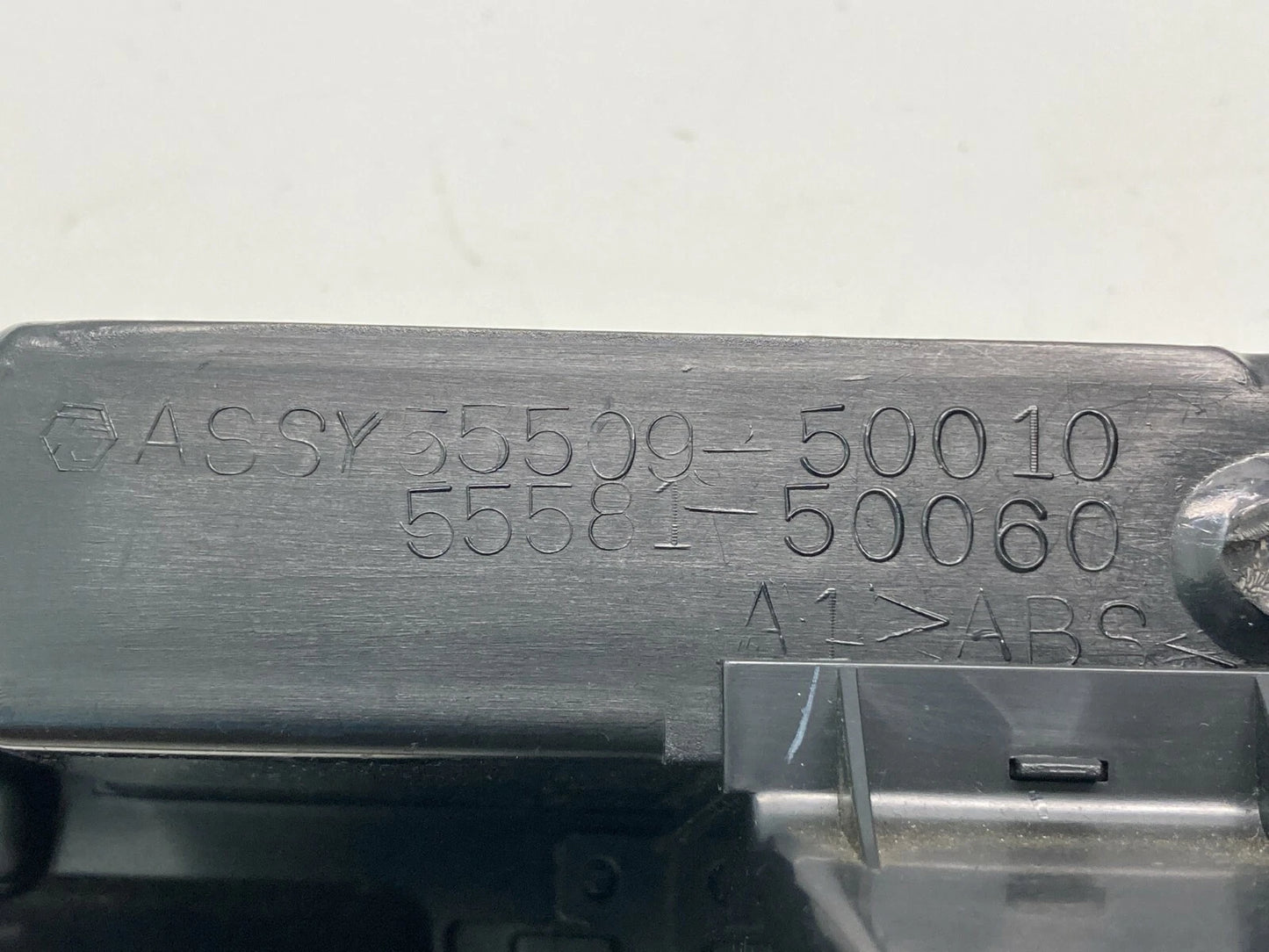 1995-2000 LEXUS LS400 DASH CD GLOVE BOX STORAGE COMPARTMENT TRIM 55509-50010 OEM