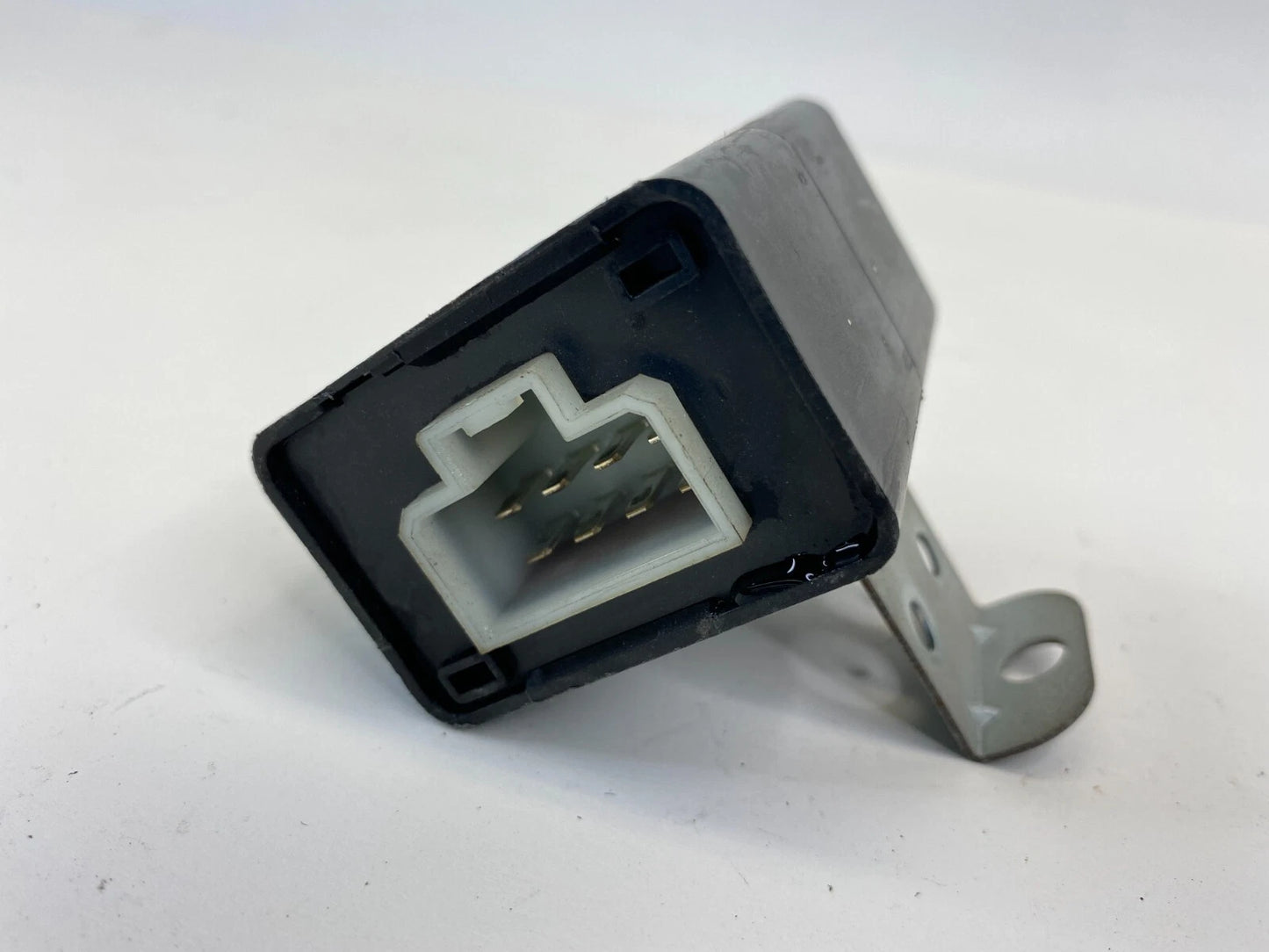 1990-1995 SUBARU LEGACY SEAT BELT WARNING TIMER CONTROL MODULE 88013-AA030 OEM